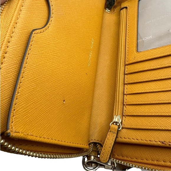 MICHAEL KORS Zipper Around Wallet - Picture 6 of 11